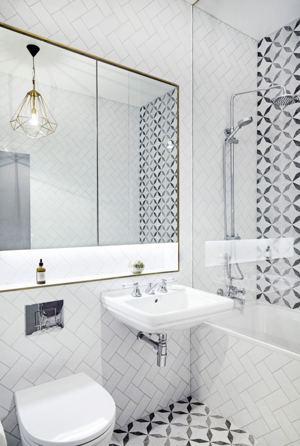House of Sylphina interior design, Dalston. Monochrome bathroom with gold detailing